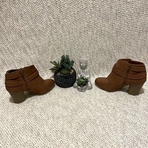 Coyote Brown LC Zippered Heels/Ankle Booties
